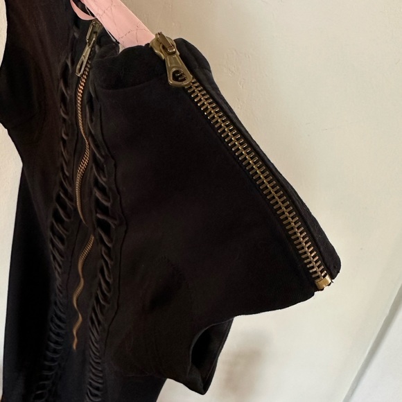 Used black rag & bone Layla Contour dress for sale. Size 2. In great condition. - Picture 4 of 8